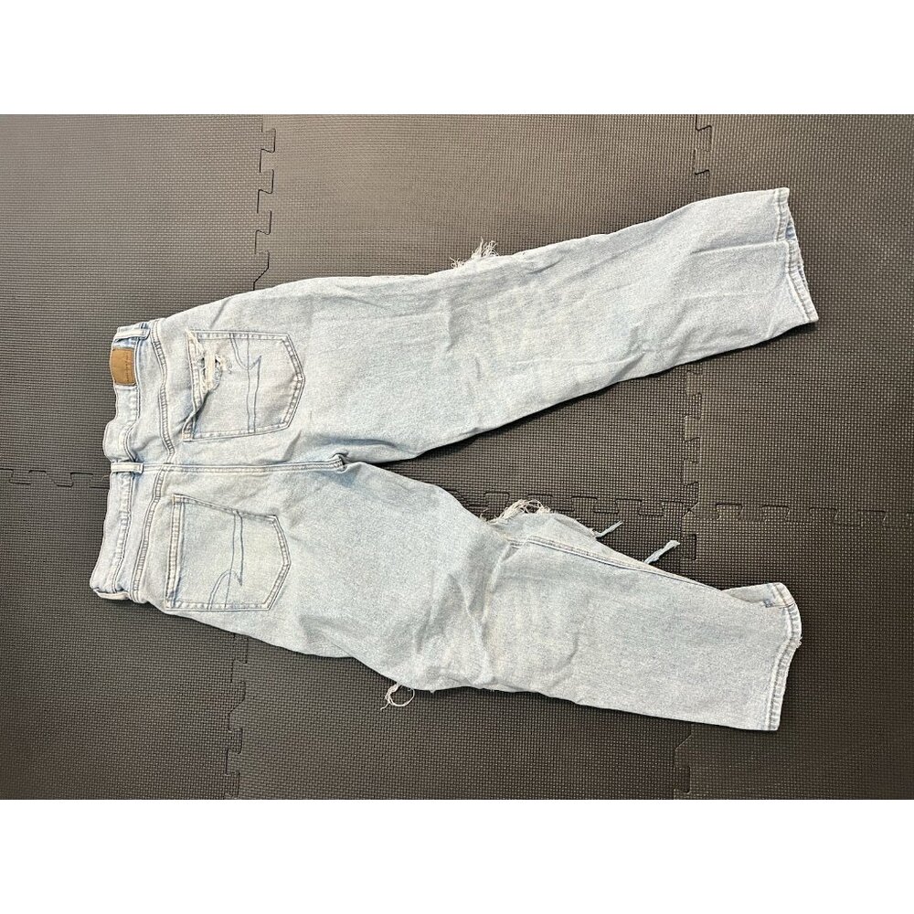 American Eagle Super High Rise Straight Jeans Women’s 10 Light Wash Distressed - Picture 2 of 6